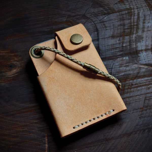 Middleton Artisan Leather: Hitchhiker Wallet - Natural Pueblo Badalassi Carlo Italy