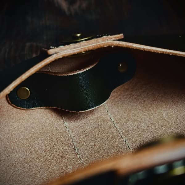 Middleton Artisan Leather - Racer Sunglasses Case