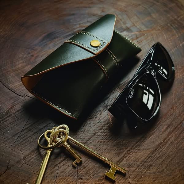 Middleton Artisan Leather - Racer Sunglasses Case
