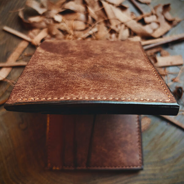 Middleton Artisan Leather: 6 Panel Bifold Wallet