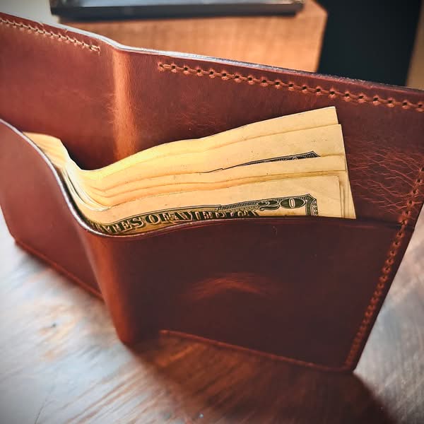 Middleton Artisan Leather - Tetra Bifold Wallet featuring 4 card slots, 2 panel pockets and exterior cash flap.